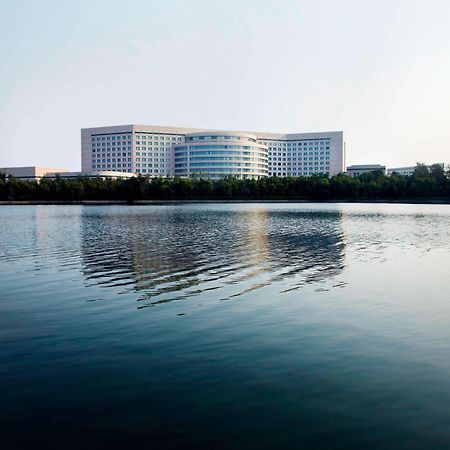 Renaissance Tianjin Lakeview Hotel Екстериор снимка