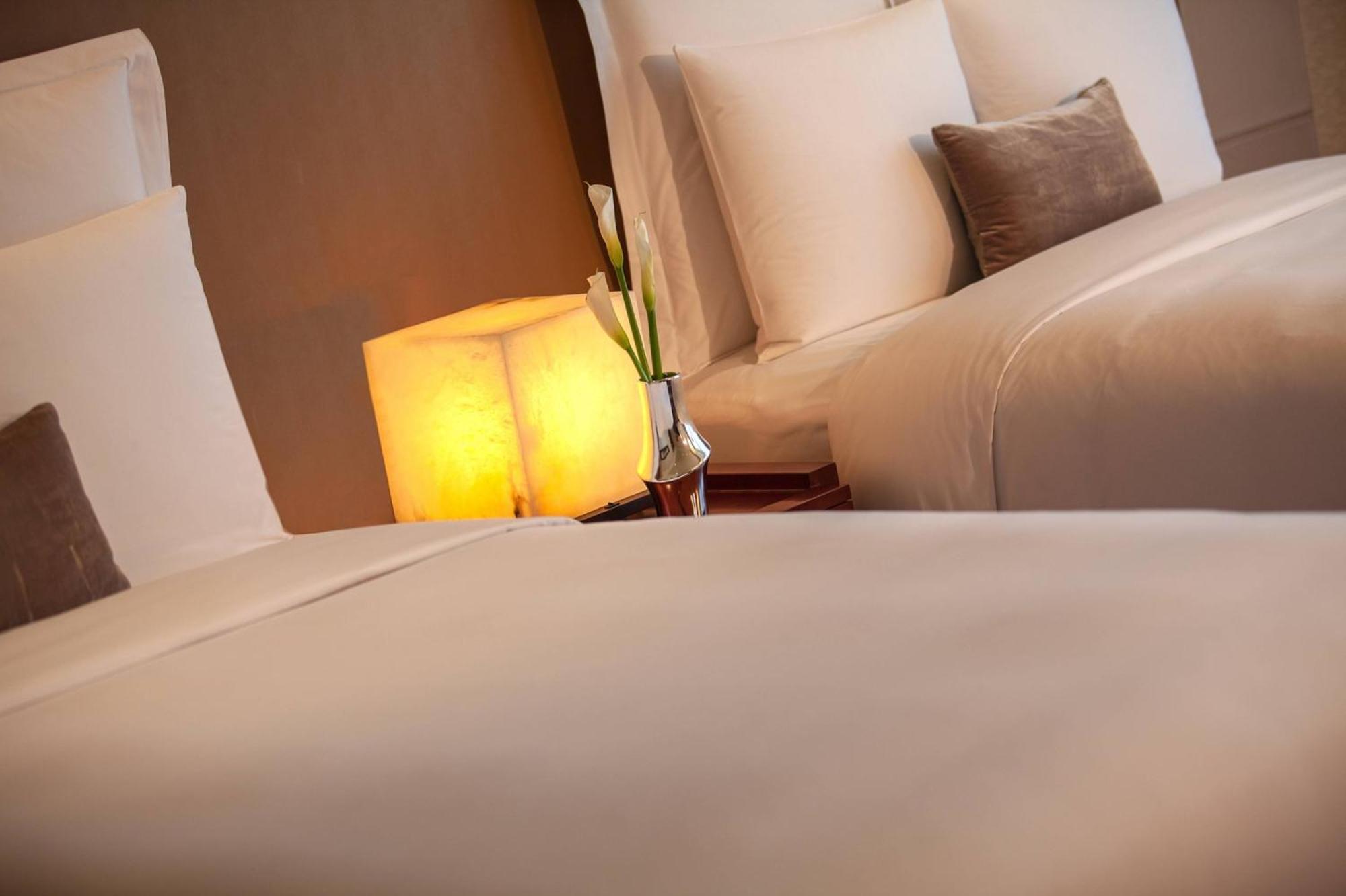 Renaissance Tianjin Lakeview Hotel Екстериор снимка
